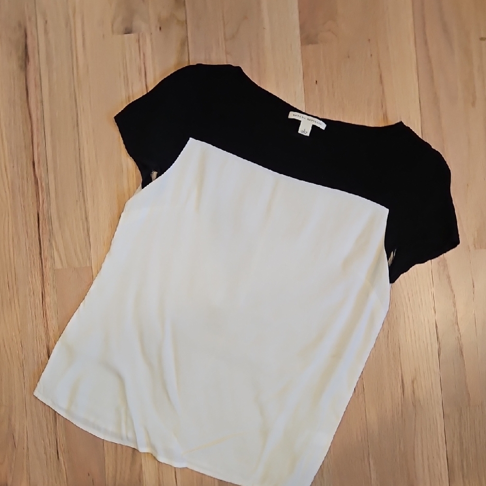 Banana Republic Black and White Blouse